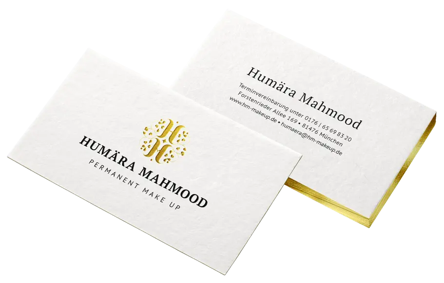 Mockup der neuen Visitenkarten mit goldener Veredelung für Humära Mahmood - Permanent Make Up