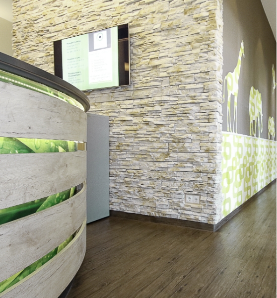 twin werbeagentur - Referenz - Physioline Sport & Prävention GmbH - Empfangsbereich twin werbeagentur - Referenz - Physioline Sport & Prävention GmbH - Empfangsbereich